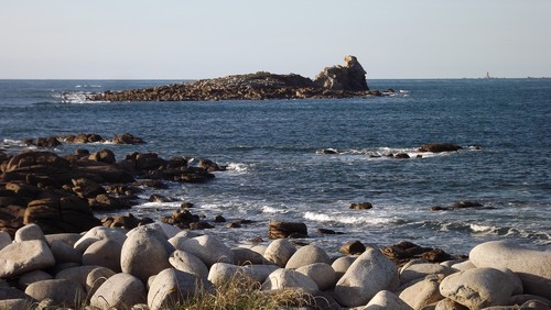 Sentier des douaniers - galets et le Corbeau